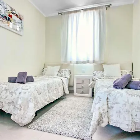 Playa De Fanabe Sleeps 8 Pool Air Con Wifi Villa *