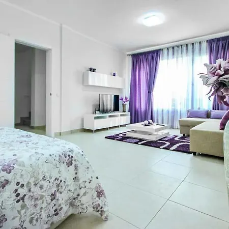 Villa Playa De Fanabe Sleeps 8 Pool Air Con Wifi